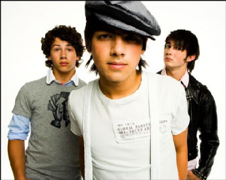 Jonas-Brothers-ta01.jpg
